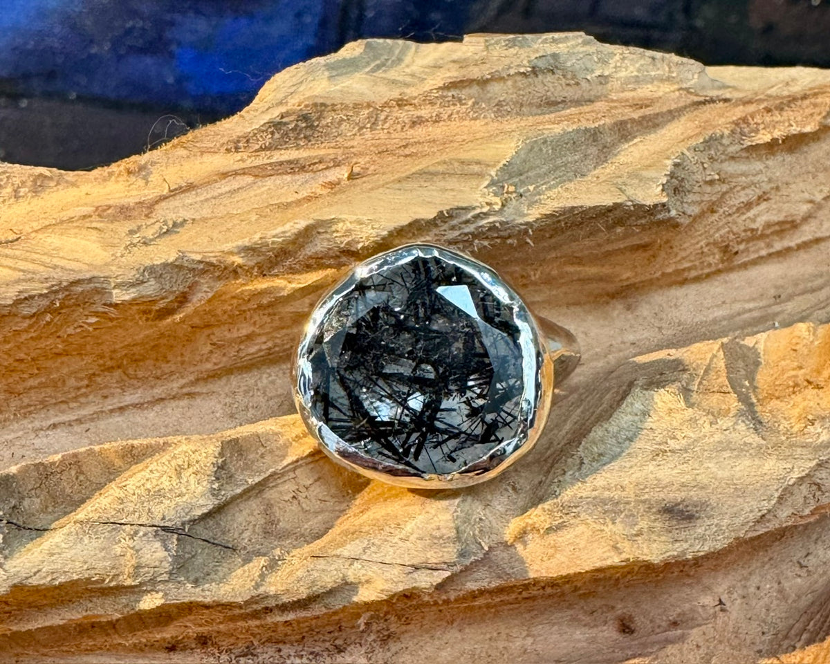 Bague imposante quartz rutile noir