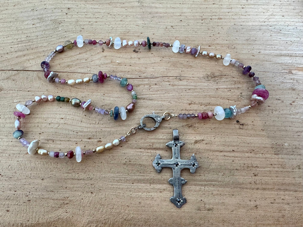 Multistone and pearl necklace