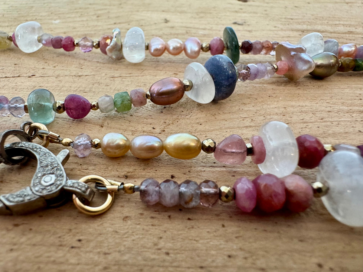 Multistone and pearl necklace