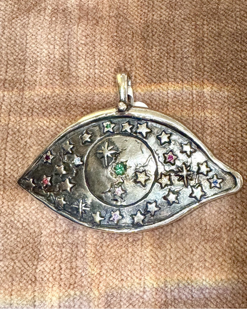 Amazing Eye pendant