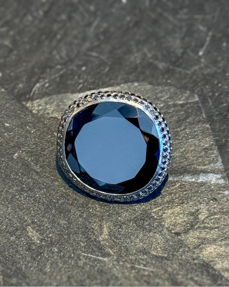 Bague Spinelle et diamants noirs