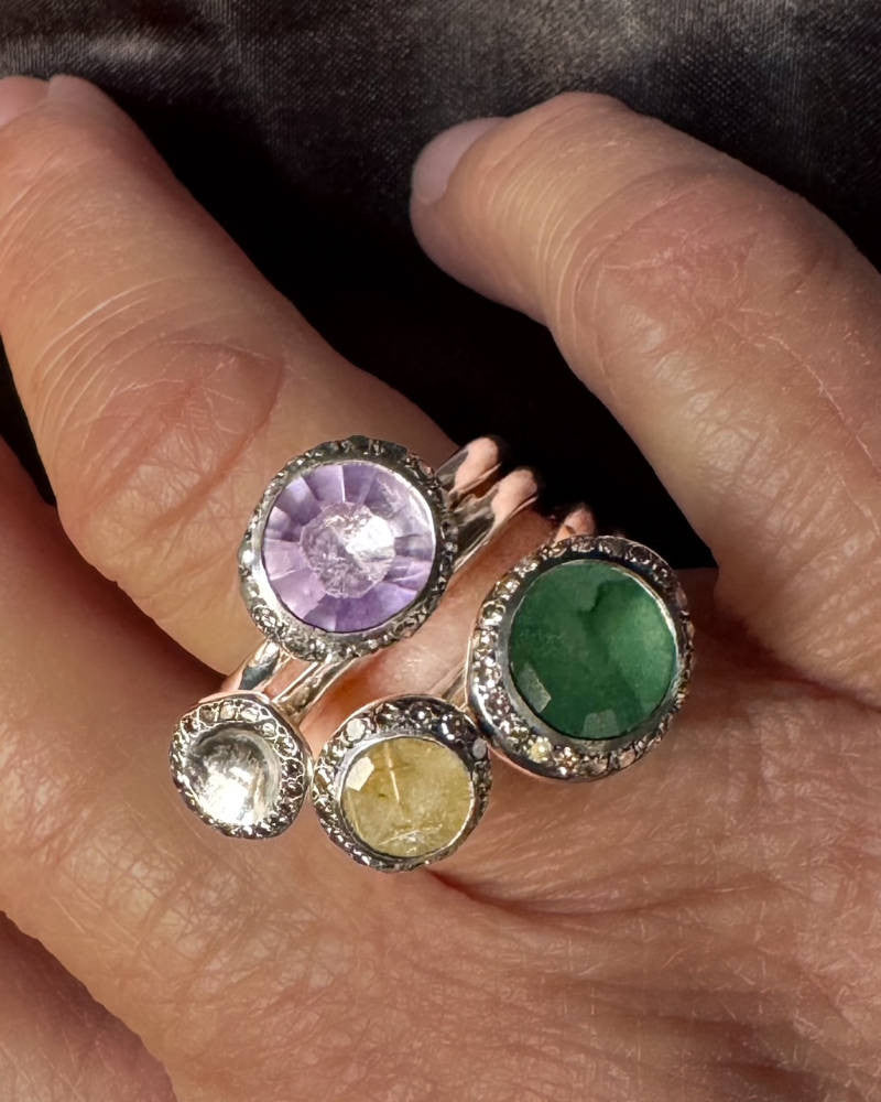 Icy grey diamonds and vesuvianite