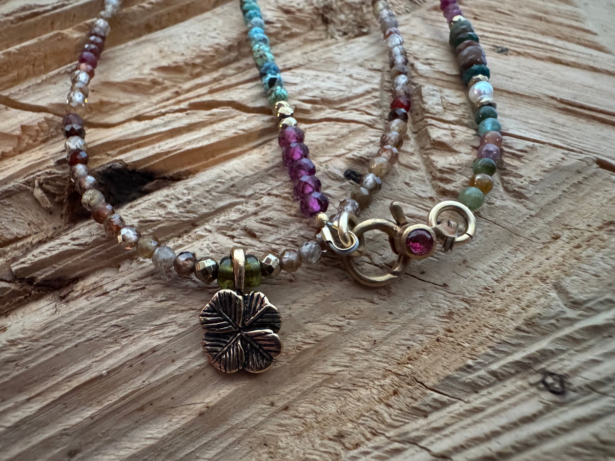 Collier trèfle à quatre feuille