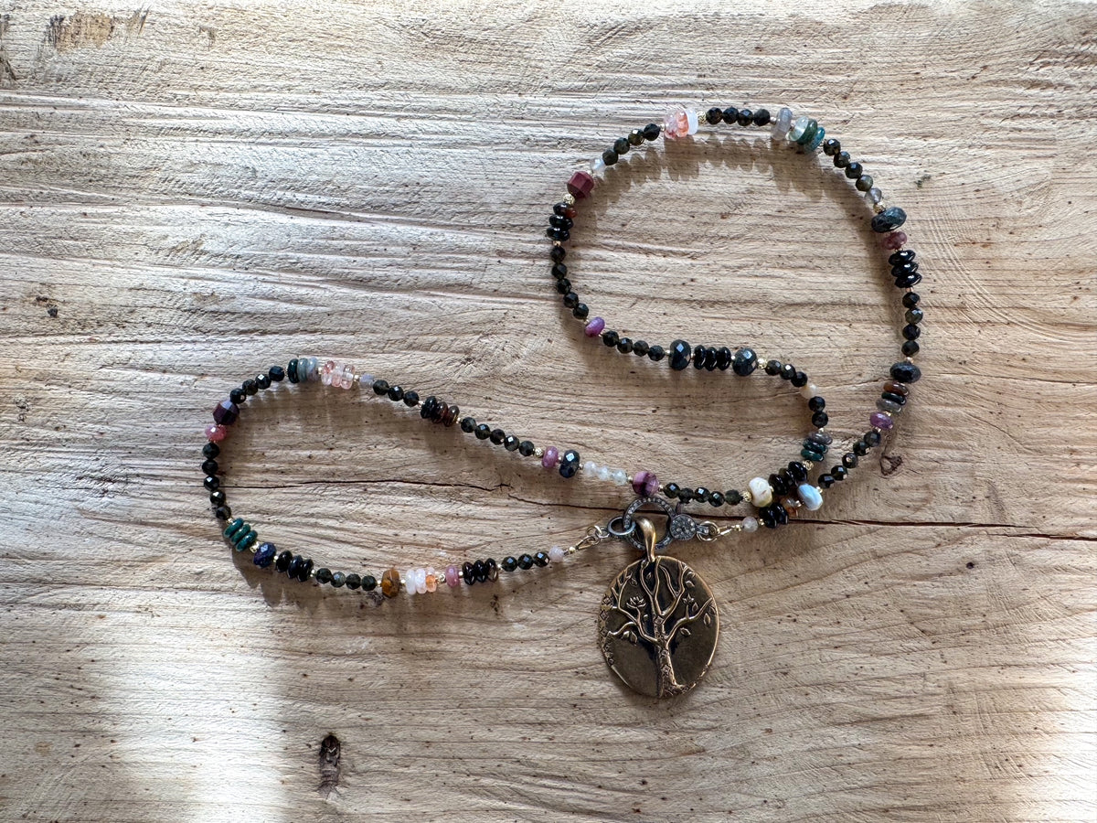 Multistone and pearl necklace