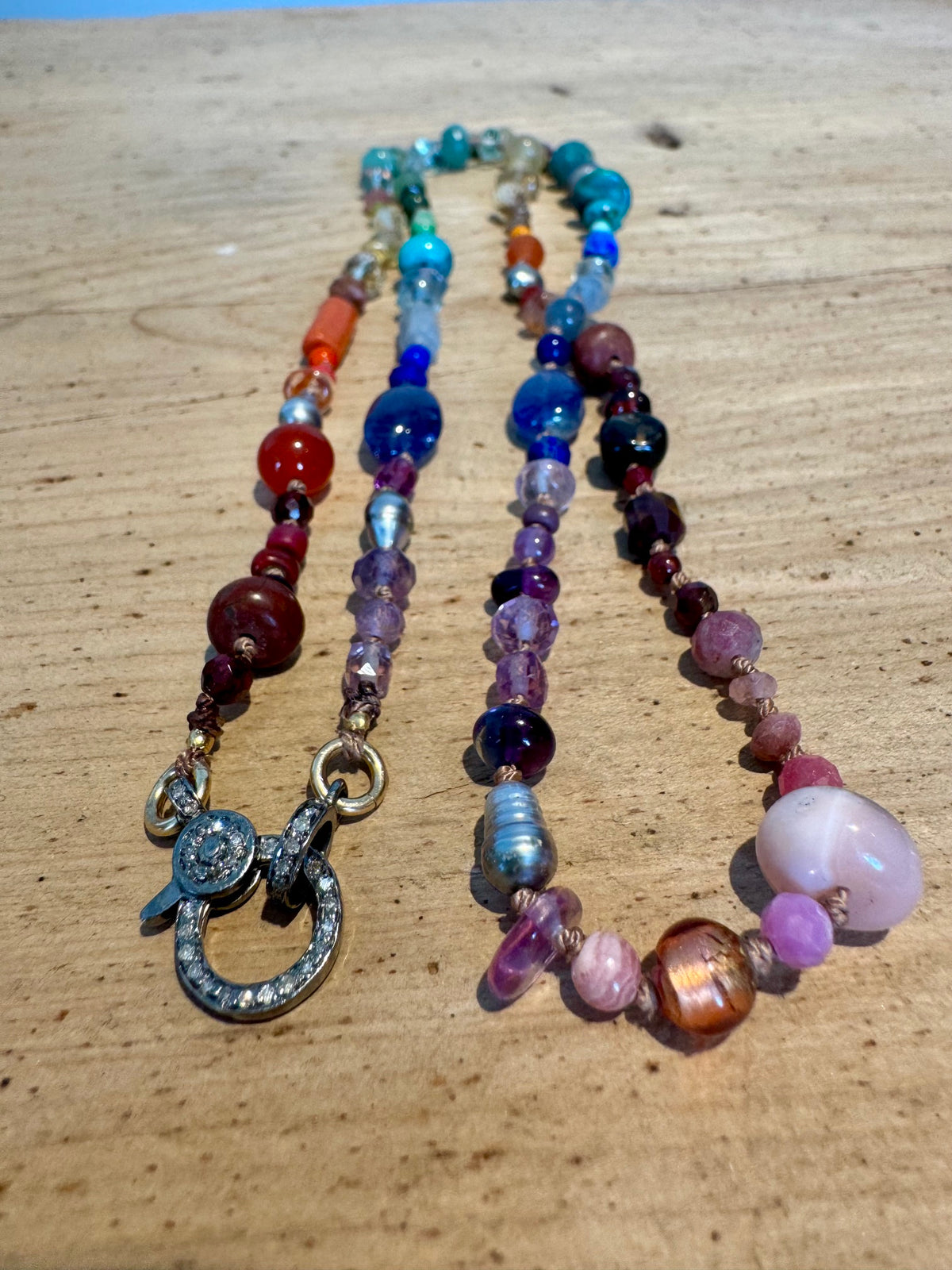 Collier Rainbow sur fils de soie