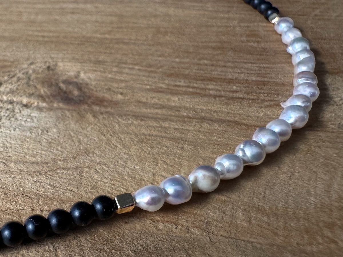 Collier Perles Akoya sur perles noires
