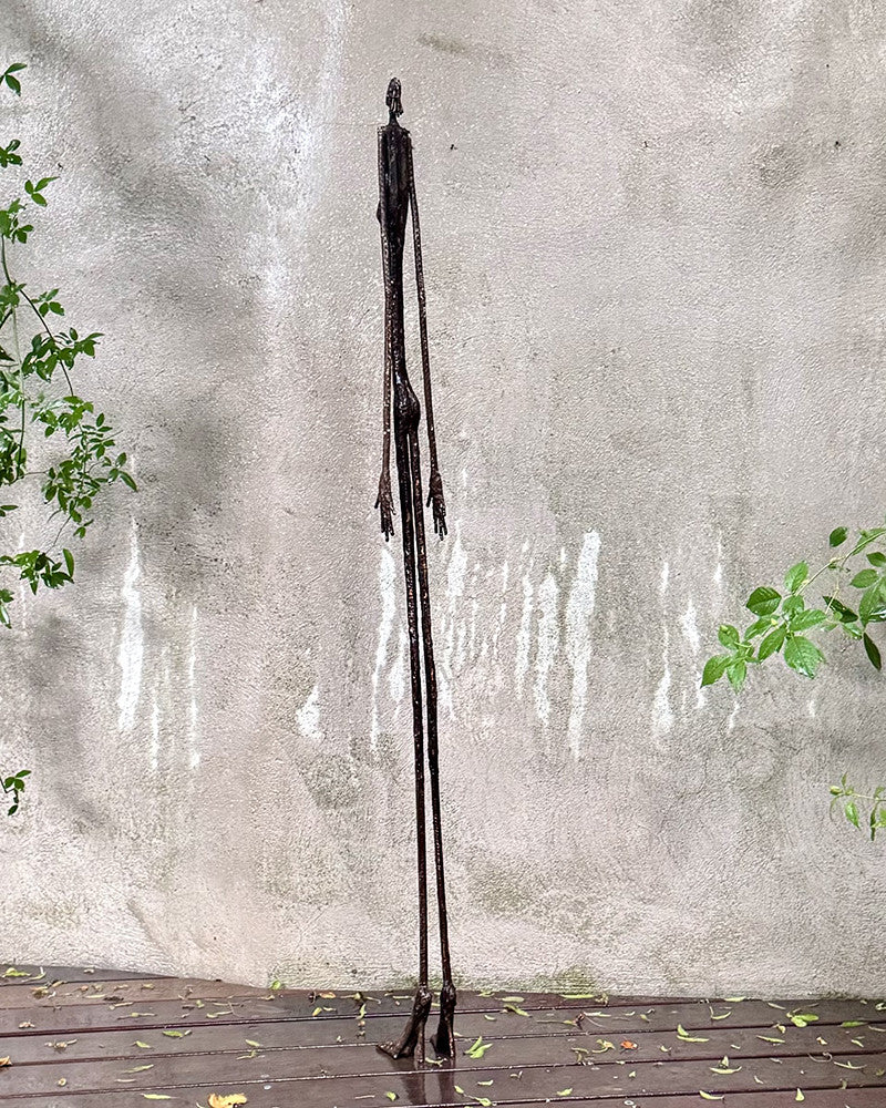 Statue Taaru à talons