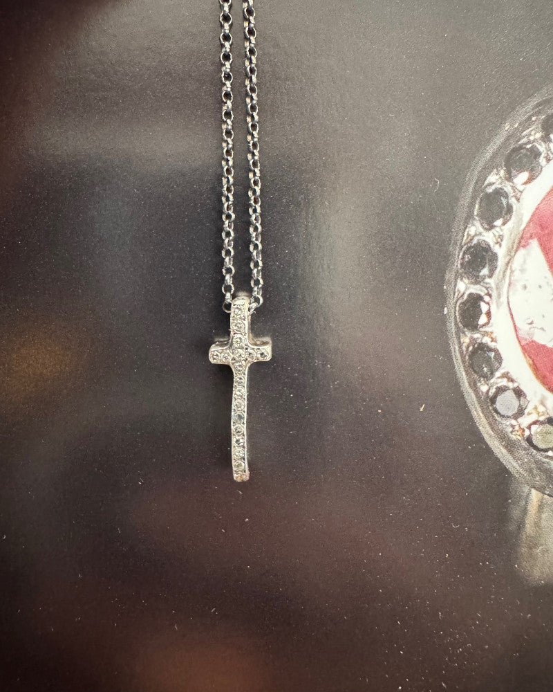pendentif croix pavée de diamants Rosa Maria, vue de face