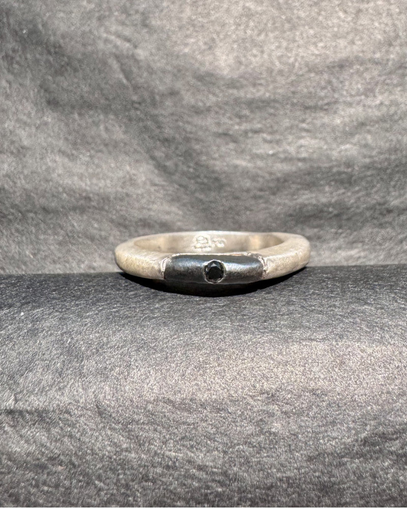 Brushed silver ring, black diamond