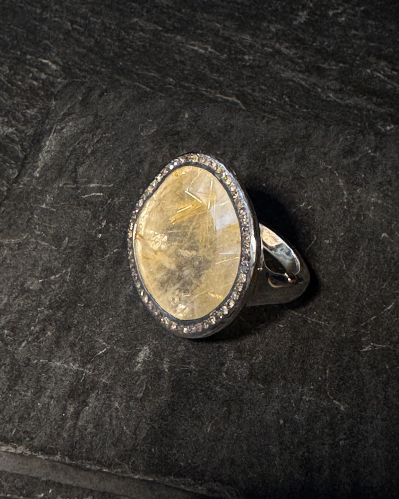 Gold quartz and diamond ring