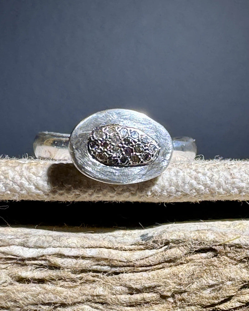Suka ring with diamonds