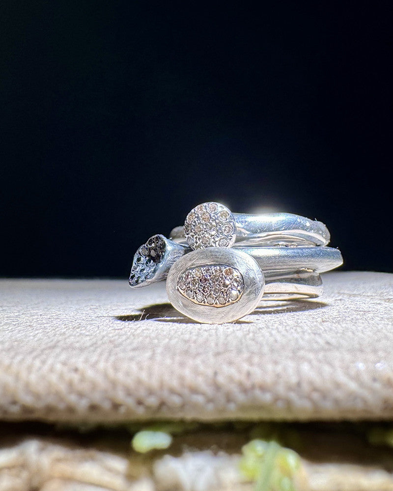 Suka ring with diamonds