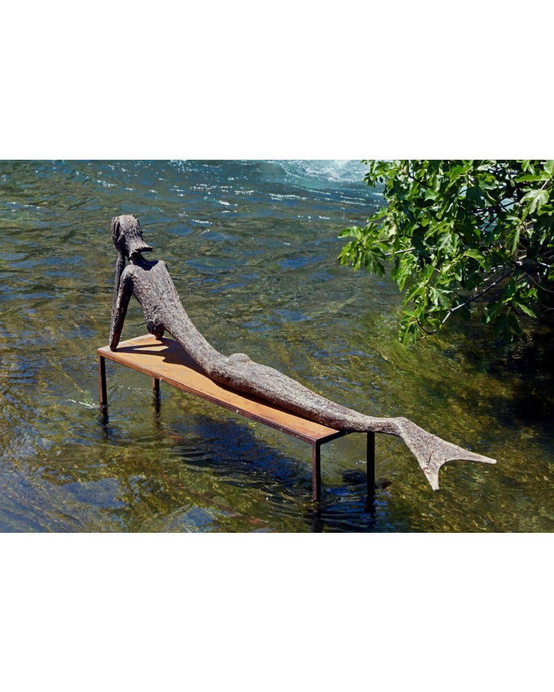 Statue d’une sirène par Ndary Lo